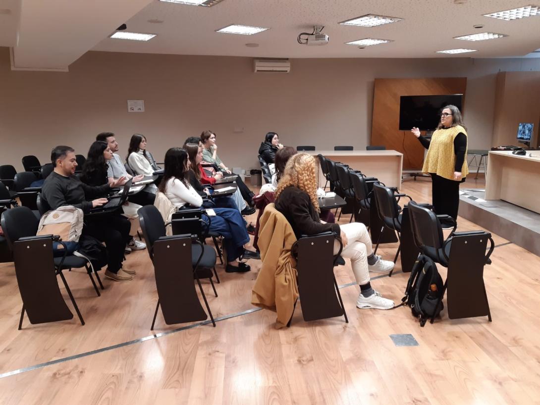 Participants del concurs 'Tesi en 4 minuts'.